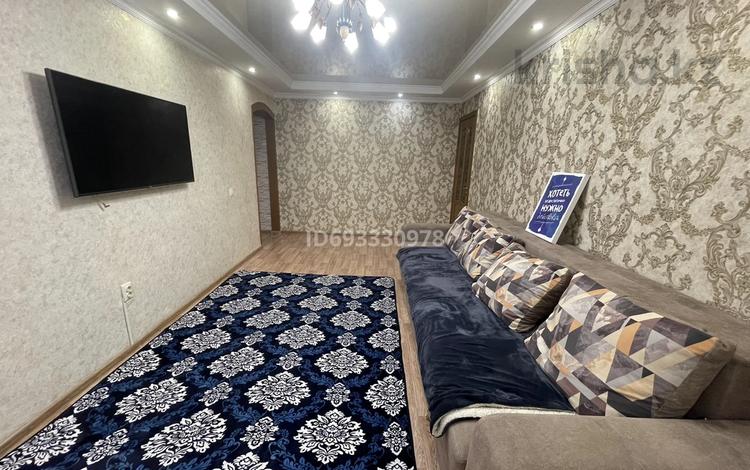 2-комнатная квартира, 47 м², мкр №1 — Саина Жубанова за 27.3 млн 〒 в Алматы, Ауэзовский р-н — фото 2