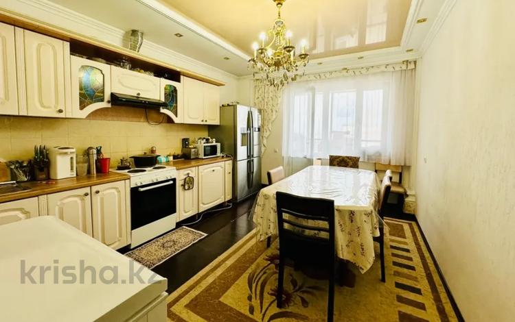 3-комнатная квартира · 120 м² · 9/15 этаж, Ж. Омарова 10 — ВЫГОДНО! за 46.9 млн ₸ в Астане, р-н Байконур — фото 9