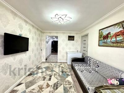 3-комнатная квартира · 58 м² · 5/5 этаж, Пришахтинск, 21й микрорайон 24 за 13.5 млн ₸ в Караганде, Алихана Бокейханова р-н