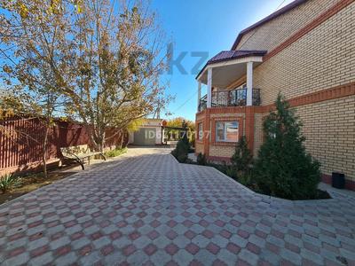 Отдельный дом · 9 комнат · 495 м² · 13 сот., Жанша Досмухамедова за 74 млн 〒 в Атырау