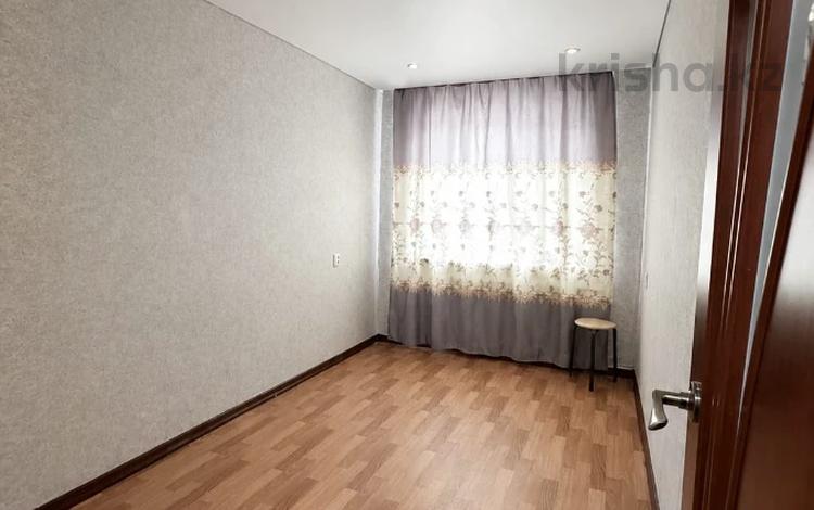 2-комнатная квартира · 44 м² · 1/5 этаж, Майкудук, 15й микрорайон за 10.5 млн ₸ в Караганде, Алихана Бокейханова р-н — фото 2