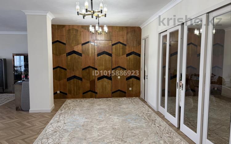 7-комнатная квартира · 311 м² · 12/17 этаж, Керей и Жанибек хандар 22 — Туркестан-Керей Жанибек хандар за 200 млн ₸ в Астане, Есильский р-н — фото 2