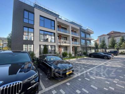 4-комнатная квартира · 229.2 м² · 1/3 этаж, Жамакаева 252 за 229 млн 〒 в Алматы, Медеуский р-н