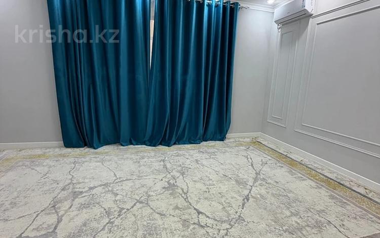 2-бөлмелі пәтер · 70 м² · 2/5 қабат, Ер ару Жағалау 14, бағасы: 300 000 ₸ в  — фото 2