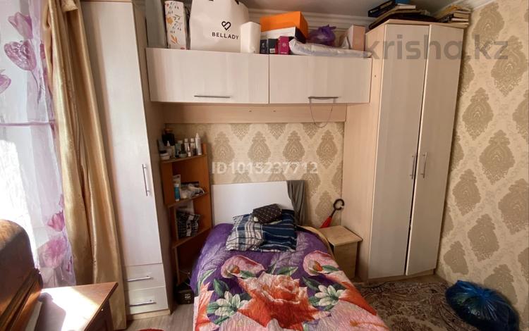 4-бөлмелі пәтер · 60.5 м² · 2/5 қабат, 15-шағынаудан 3, бағасы: 15.5 млн ₸ в Караганде, Алихана Бокейханова р-н — фото 4