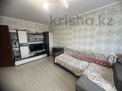 3-комнатная квартира · 62 м² · 5/5 этаж, Пришахтинск, 23й микрорайон — Ежик за 13.5 млн 〒 в Караганде, Алихана Бокейханова р-н