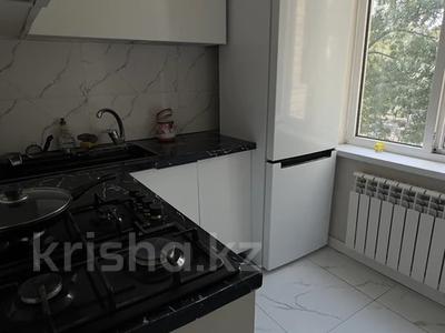 3-бөлмелі пәтер · 60 м² · 4/5 қабат, Ади шарипова 17 — Макатаева Байтурсынова, бағасы: 50 млн ₸ в Алматы, Алмалинский р-н