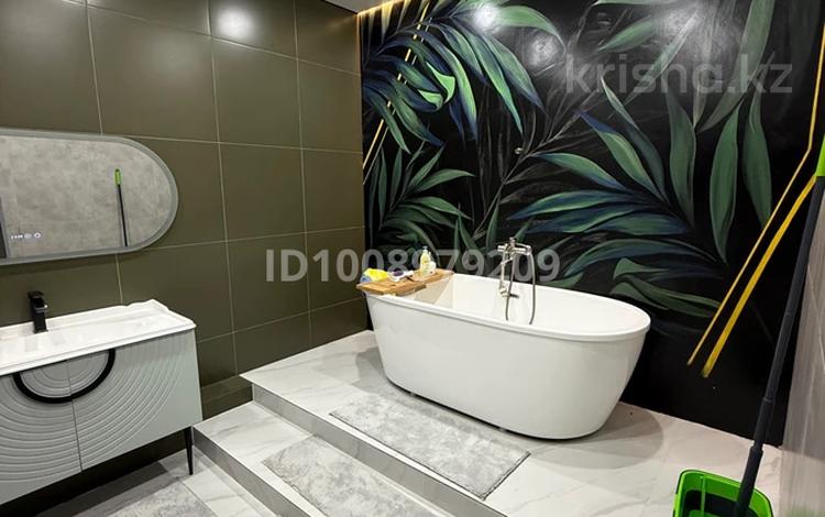 4-комнатная квартира · 180 м² · 3/5 этаж, мкр Болашак 133у за 58.5 млн 〒 в Актобе — фото 12