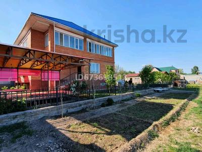 Жеке үй · 8 бөлме · 450 м² · 20 сот., 20 микрорайон — Набережная Вивальди, бағасы: 1 млн 〒 в Конаеве