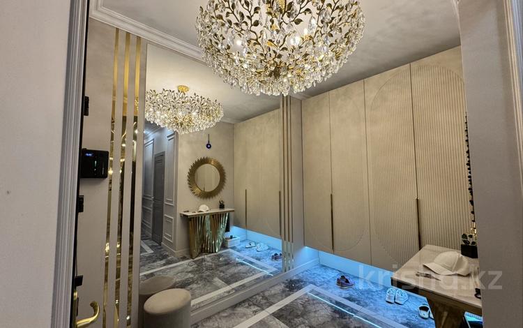 Отдельный дом · 5 комнат · 400 м² · 3 сот., Муканова 45/28 — Букетова за 145 млн 〒 в Караганде, Казыбек би р-н — фото 2