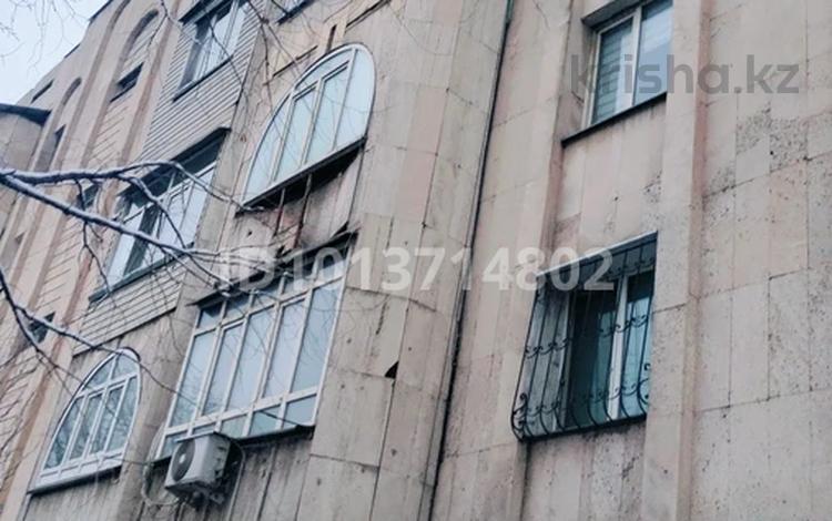 1-комнатная квартира · 32.3 м² · 4/5 этаж, мкр №3 65 за 27 млн ₸ в Алматы, Ауэзовский р-н — фото 2