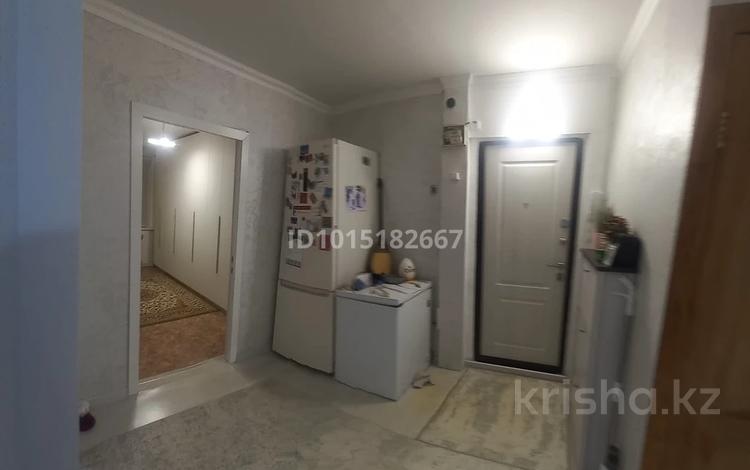 3-бөлмелі пәтер · 63 м² · 5/5 қабат, 1 ш/а, Есет батыр 93 — Возле Атланта, бағасы: 14 млн ₸ в Актобе, мкр 5 — фото 2