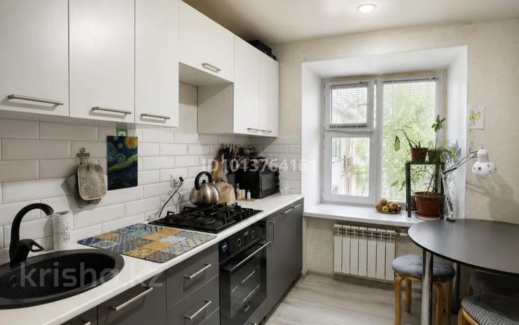3-комнатная квартира · 58.8 м² · 5/5 этаж, Доспановой 102/2 — Универмаг за 17.9 млн ₸ в Уральске — фото 2