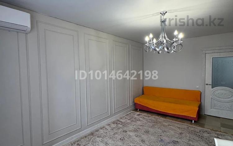 2-комнатная квартира · 70 м² · 4/6 этаж, мкр Кадыра Мырза-Али 31 за 200 000 ₸ в Уральске — фото 2