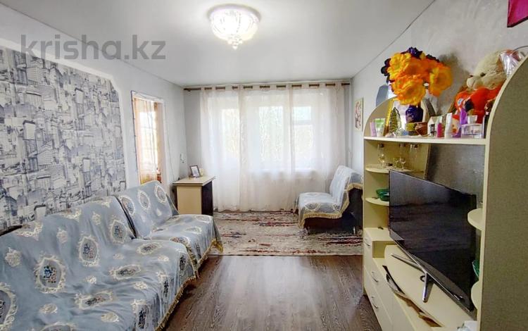3-комнатная квартира · 45 м² · 5/5 этаж, Майкудук, 12й микрорайон за 9.2 млн ₸ в Караганде, Алихана Бокейханова р-н — фото 2