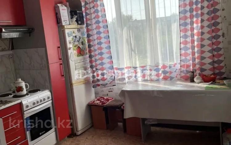 3-комнатная квартира · 70 м² · 4/5 этаж, Юность 55 за 180 000 ₸ в Семее — фото 2