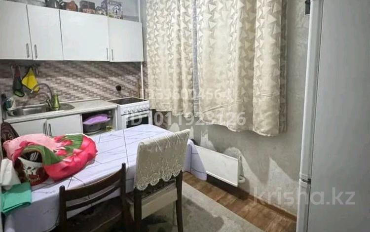 1-бөлмелі пәтер · 44 м² · 1/5 қабат, Айнабұлақ-3 ш/а. 156, бағасы: 22 млн ₸ в Алматы, Жетысуский р-н — фото 2