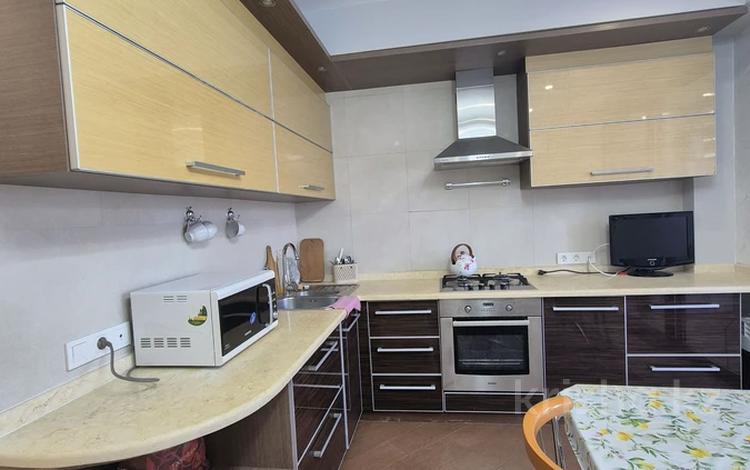3-комнатная квартира · 101 м² · 7/7 этаж, Нурмакова 79 за 500 000 ₸ в Алматы, Алмалинский р-н — фото 2