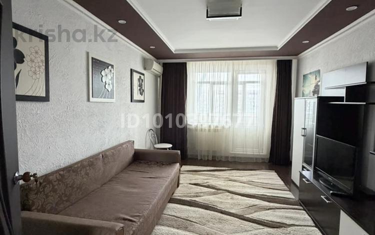 3-бөлмелі пәтер · 70 м² · 3/5 қабат, 10 микрорайон 10, бағасы: 330 000 ₸ в Аксае — фото 2