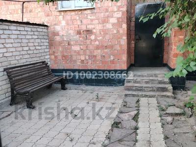 Отдельный дом · 4 комнаты · 250 м² · 8 сот., Белинского 10 за 60 млн 〒 в Жезказгане