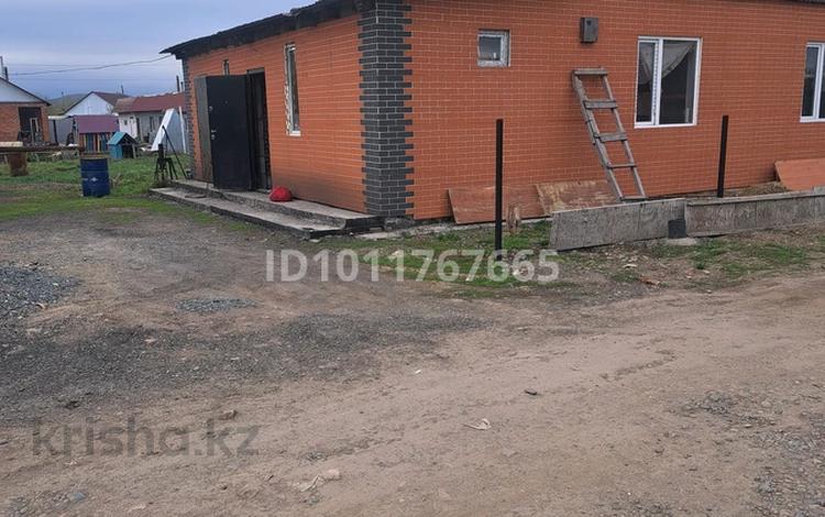 Отдельный дом · 3 комнаты · 63 м² · 10 сот., Карабаева 28 за 17.5 млн ₸ в Усть-Каменогорске, Ахмирово — фото 2