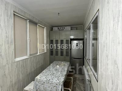 3-комнатная квартира · 100 м² · 3/5 этаж, 8-й микрорайон 4 — Напротив аль-фараби ровд за 200 000 ₸ в Шымкенте, Туран р-н
