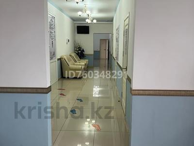 Коммерциялық жылжымайтын мүлік в Акмолинской обл.: Кеңселер, сұлулық салондары, фитнес және спорт, медорталықтар мен дәріханалар, білім орталықтары, ойын-сауық, кабинеттер және жұмыс орындары · 240 м², бағасы: 840 000 〒 Кеңселер, сұлулық салондары, фитнес және спорт, медорталықтар мен дәріханалар, білім орталықтары, ойын-сауық, кабинеттер және жұмыс орындары · 240 м², бағасы: 840 000 〒 в Кокшетау