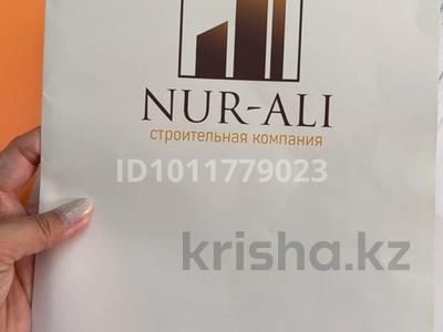 1-бөлмелі пәтер · 54 м² · 2 қабат, 5 мкр 8 — Қоныр аялдамасының артында орналасқан уй, бағасы: 12 млн ₸ в Жанаозен