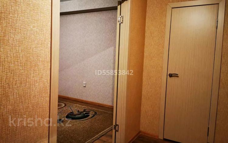 1-комнатная квартира, 43.3 м², 1/10 этаж помесячно, Жибек Жолы за 120 000 〒 в Усть-Каменогорске — фото 2