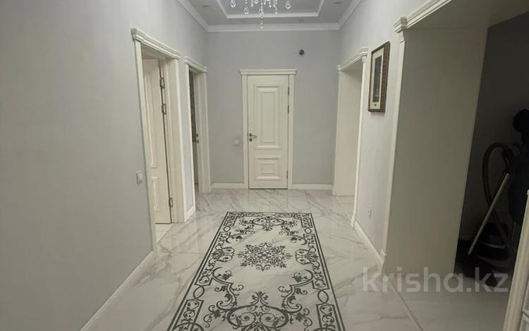 4-бөлмелі пәтер · 134 м² · 4/9 қабат, мкр. Алтын орда, Газизы Жубановых 146, бағасы: 72.5 млн ₸ в Актобе — фото 2