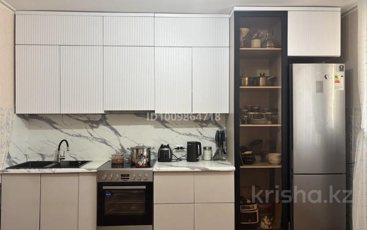 3-комнатная квартира · 93 м² · 1/9 этаж, Физкультурная 9/6 за 300 000 ₸ в Семее — фото 2