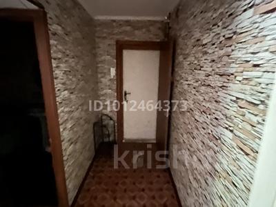2-бөлмелі пәтер · 40 м² · 1/5 қабат, мкр Акбулак 7 — На против Бокс сарай, бағасы: 11.8 млн ₸ в Таразе