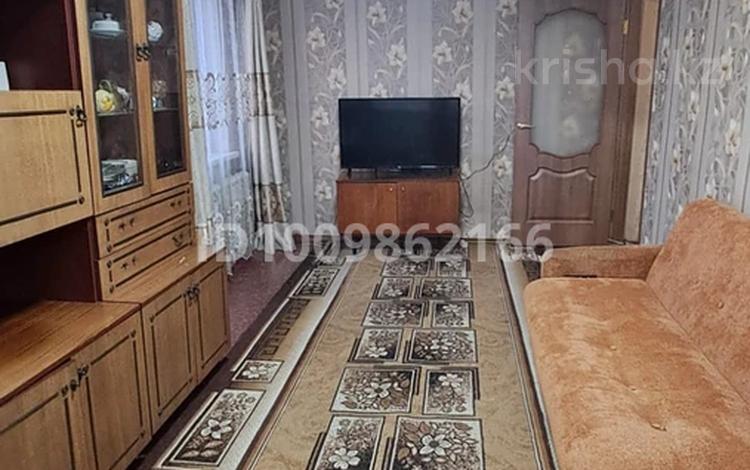 2-комнатная квартира · 45 м² · 3/5 этаж, 20 квартал 3 за 150 000 ₸ в Семее — фото 2
