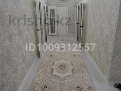 4-комнатная квартира · 136 м² · 1/5 этаж, мкр. Алтын орда, Алия Молдагуловой 54а за 58 млн ₸ в Актобе