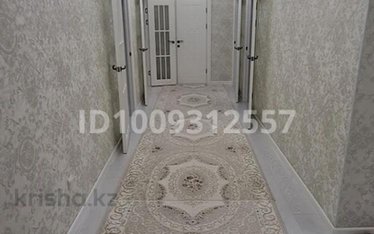 4-комнатная квартира · 136 м² · 1/5 этаж, мкр. Алтын орда, Алия Молдагуловой 54а за 58 млн ₸ в Актобе — фото 2