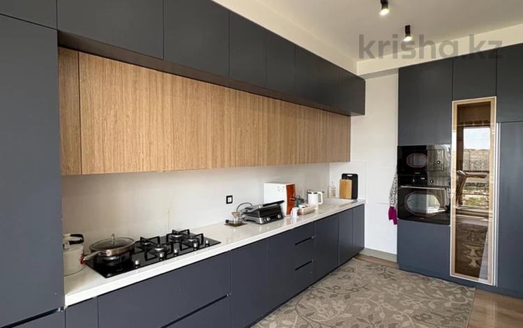 4-бөлмелі пәтер · 200 м² · 8/10 қабат, 17-й мкр 18, бағасы: 89 млн ₸ в Актау — фото 2
