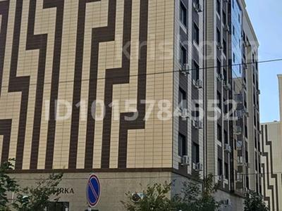3-бөлмелі пәтер · 98.5 м² · 7/8 қабат, Нұрсая ш/а., Абулхаир хана 70 — нурсая 3, бағасы: ~ 60 млн ₸ в Атырау, мкр Нурсая