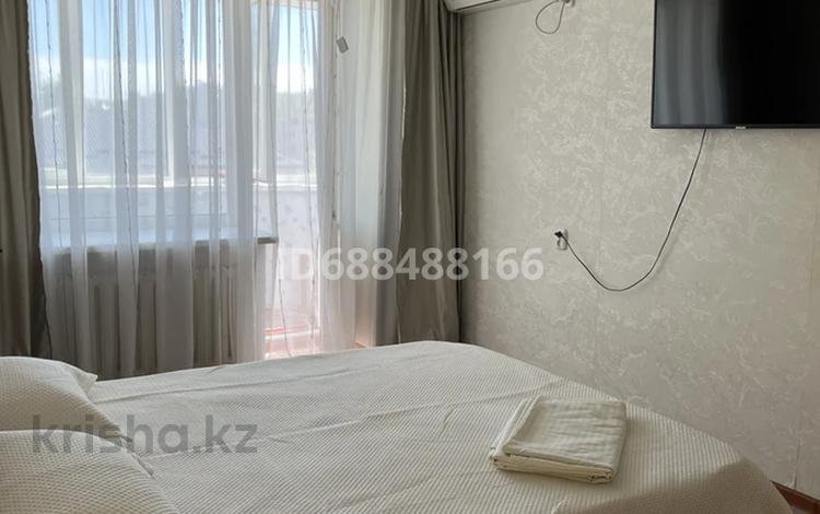 2-бөлмелі пәтер, 48 м², 5/5 қабат тәулігіне, Алмазова, бағасы: 15 000 〒 в Уральске — фото 32