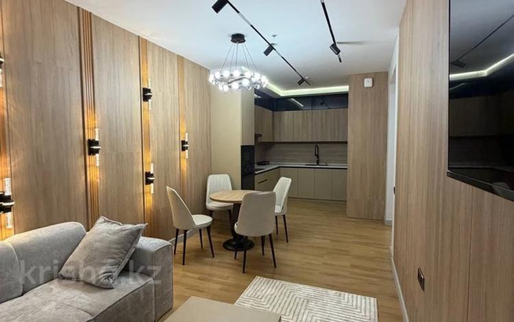 3-комнатная квартира · 76 м² · 10/20 этаж, Аль-Фараби 15 за 750 000 ₸ в Алматы, Медеуский р-н — фото 2
