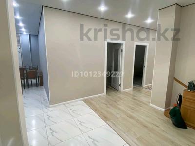 2-бөлмелі пәтер · 82 м² · 3/10 қабат, Центральный ш/а., Абая 26, 26/1, 26/2, 26/3, бағасы: 300 000 ₸ в Атырау, мкр Центральный