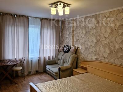 2-комнатная квартира, 49 м², 3/5 этаж помесячно, Шакарима 93 — Абая шакарима за 180 000 〒 в Усть-Каменогорске, Ульбинский