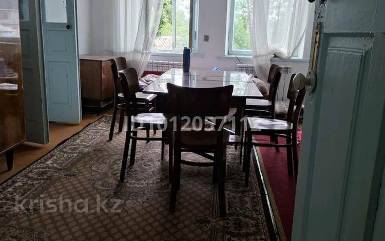 2-бөлмелі пәтер · 44.5 м² · 2/2 қабат, Кошек батыра 37, бағасы: 75 000 ₸ в Таразе — фото 2