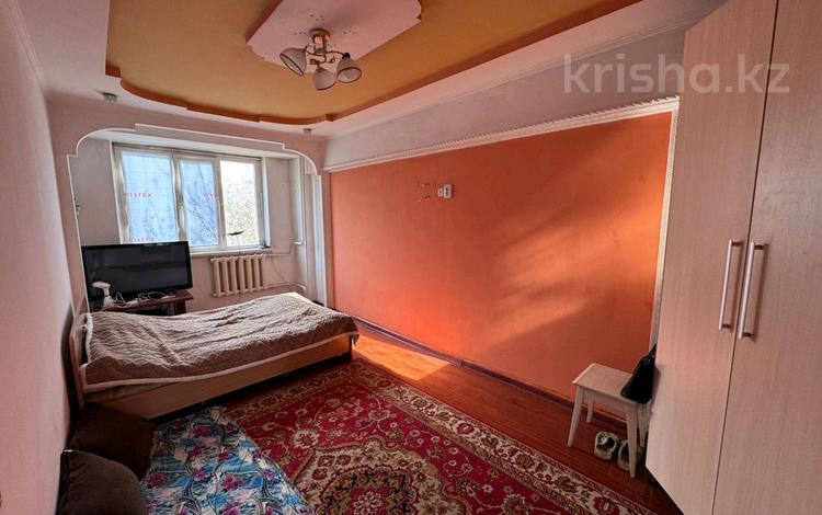 1-комнатная квартира · 35 м² · 3/5 этаж, мкр Аксай-3 за 22.3 млн ₸ в Алматы, Ауэзовский р-н — фото 2