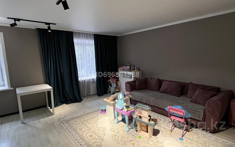 Квартира на 30 этаже. Отель москва сити 55 этаж. Квартира с панорамными окнами. Нью йорк из окна манхэттен. Квартира студия с панорамными окнами.