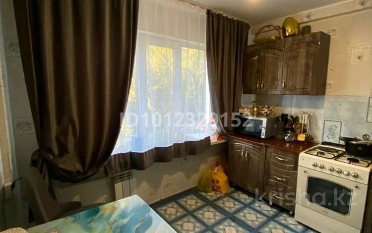 3-бөлмелі пәтер · 72 м² · 2/5 қабат, ул. Поповича 25, бағасы: 15.5 млн ₸ в Глубокое — фото 2