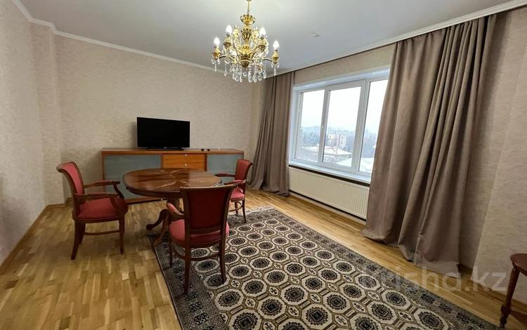 2-комнатная квартира, 78 м², 4/13 этаж помесячно, Ходжанова 76 за 350 000 〒 в Алматы, Бостандыкский р-н — фото 4