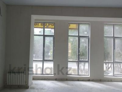 Свободное назначение, офисы, магазины и бутики, салоны красоты, медцентры и аптеки, образование, кабинеты и рабочие места, студии · 90 м² за 650 ₸ в Уральске
