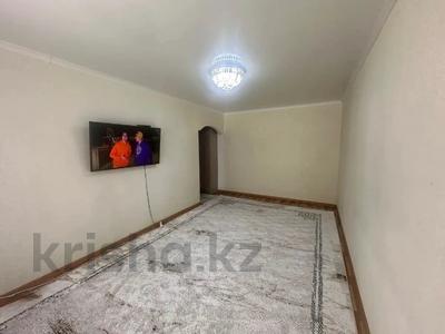 2-комнатная квартира · 45 м² · 1/5 этаж, мкр Аксай-2 3 за 31 млн ₸ в Алматы, Ауэзовский р-н