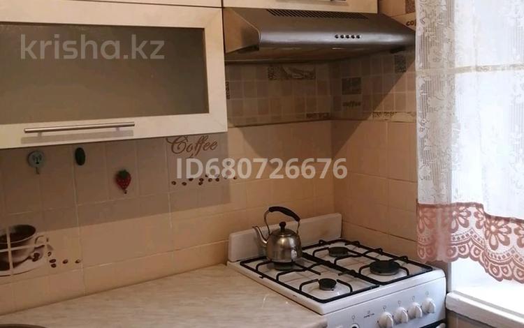 2-комнатная квартира · 36 м² · 1/2 этаж, ул Махмуда Кошгари 112 — Кошгари - Абая за 95 000 ₸ в Таразе — фото 2