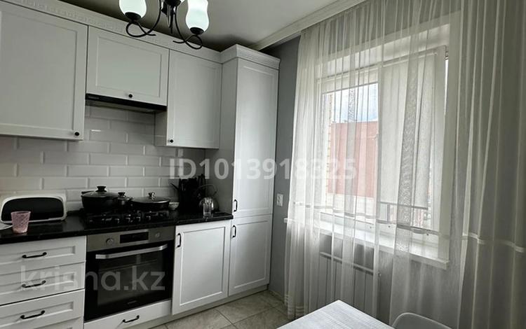 3-бөлмелі пәтер · 81 м² · 8/9 қабат, Аэропорт 1 шағын ауданы, Герасимова 2 б, бағасы: 44 млн ₸ в Костанае, Микрорайон Аэропорт 1 — фото 2